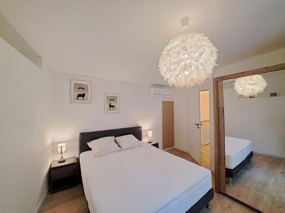 Апартаменты Antibes, Duplex Lumineux Реймс Экстерьер фото