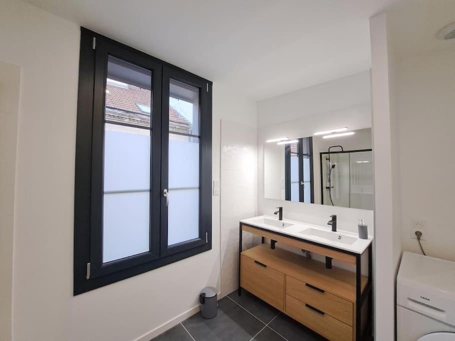 Апартаменты Antibes, Duplex Lumineux Реймс Экстерьер фото